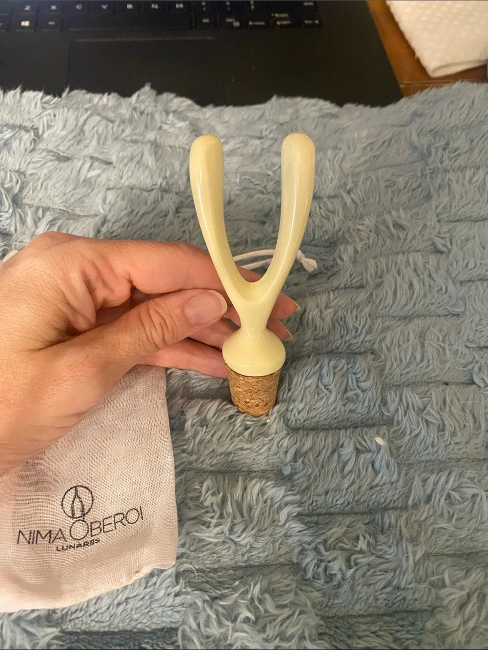 Nima Oberoi Pale Yellow/Cream Ceramic Wine Bottle Stopper Brand New